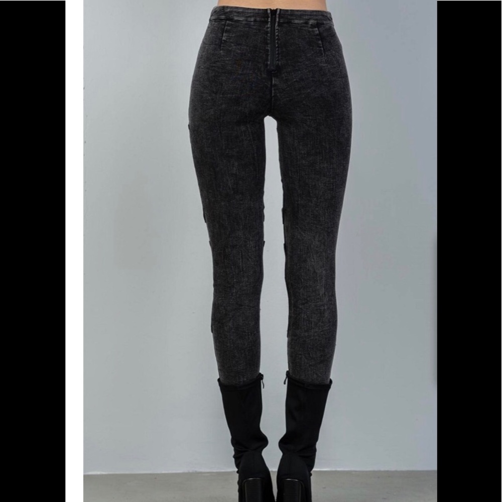 1LeftCLOSET CLOSING Grey Denim Crisscrossed Pants - Picture 3 of 4